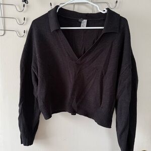 H&M Black V-Neck Cropped Women's Sweater
